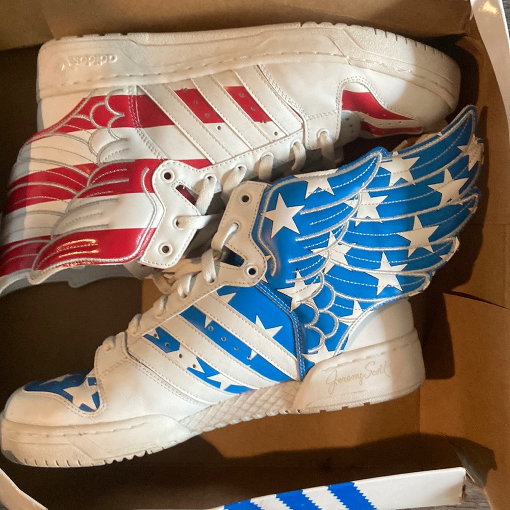 Jeremy Scott angel wings American flag size 9.5